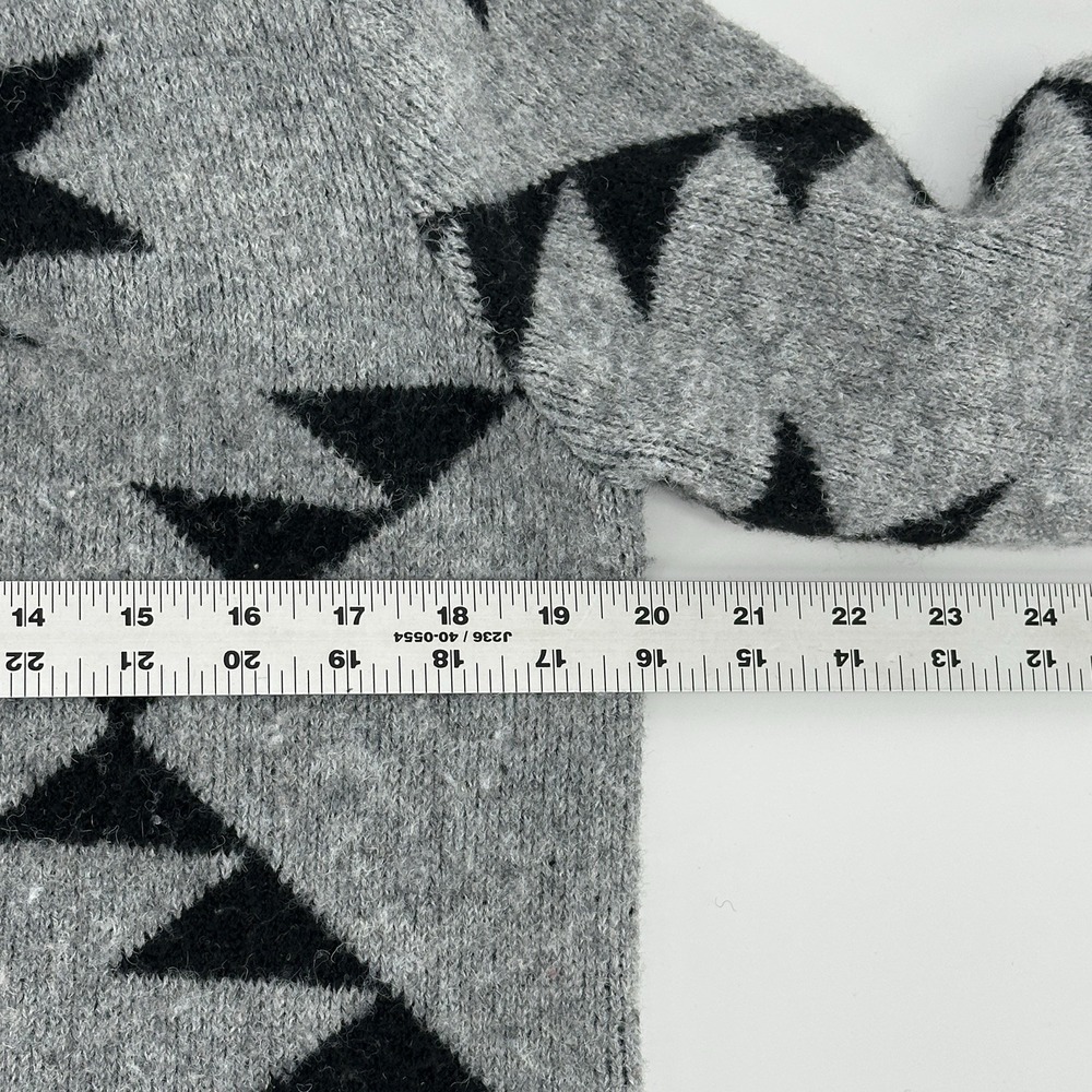 Frye Cardigan Sweater Womens Size M Gray Black Southwestern Aztec Open Front - Picture 6 of 8